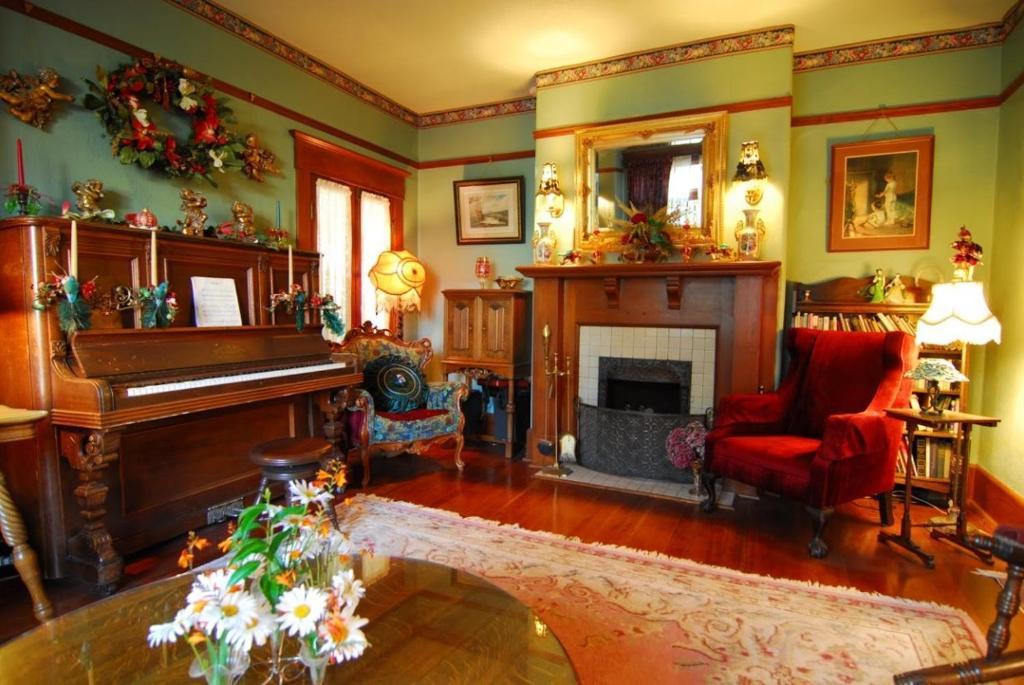 Trutch Manor Bed & Breakfast Victoria Luaran gambar